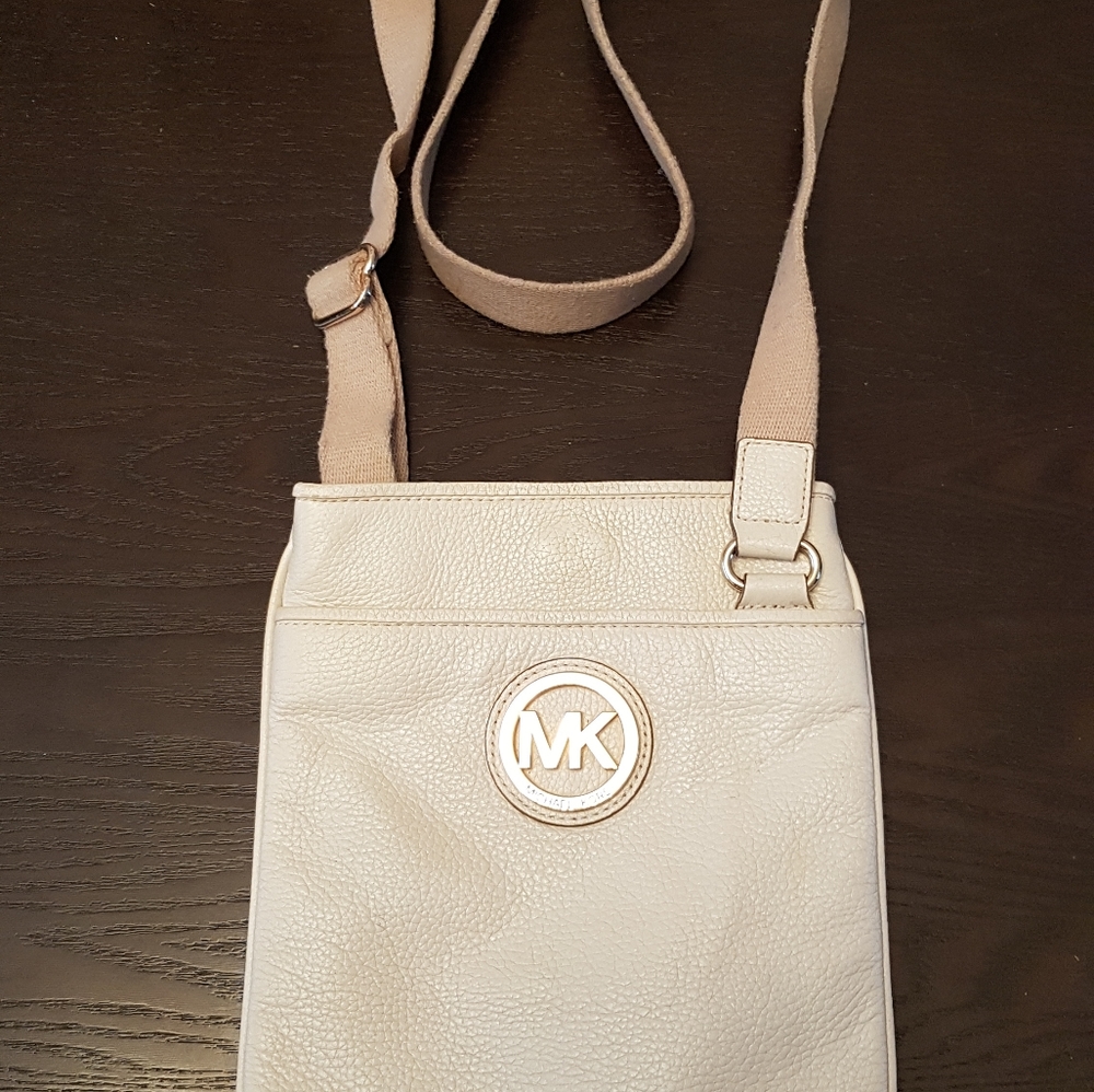 Michael Kors Fulton Crossbody